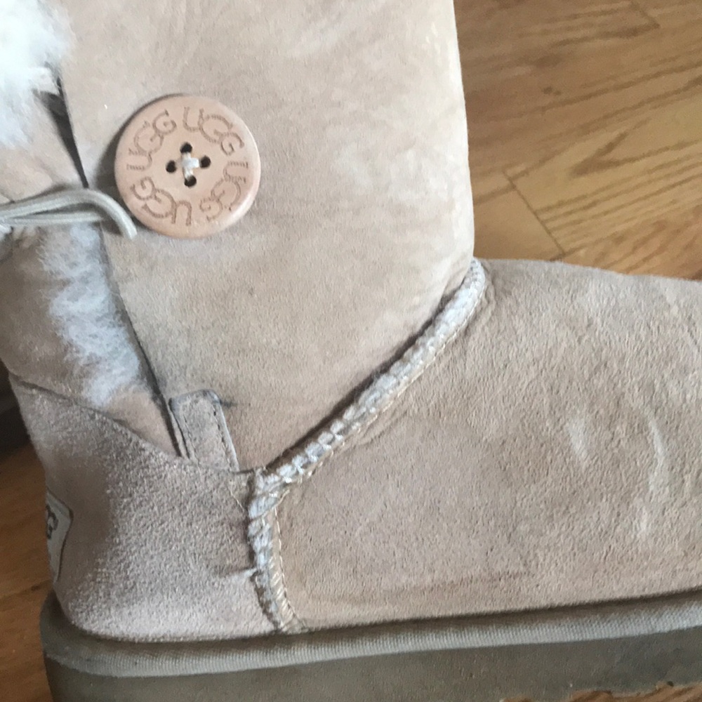 Tan ugg boots - Picture 4 of 8